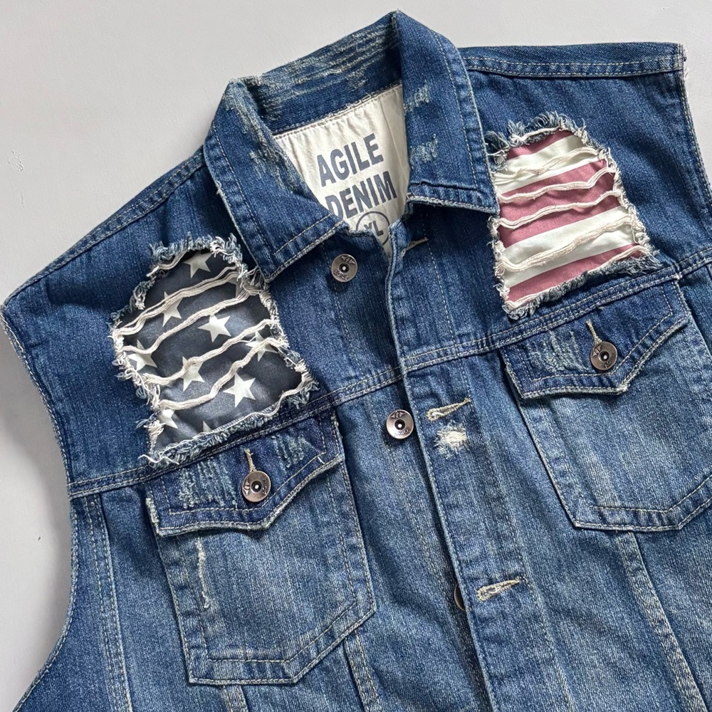 AGILE Denim Distressed Sleeveless Jacket Americana USA Flag Element Trucker Vest